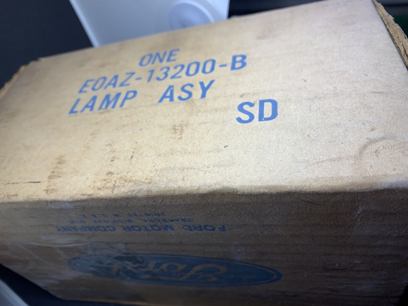 OEM Ford Parking Lamp Light # E0az-13200-b E0AZ13200B