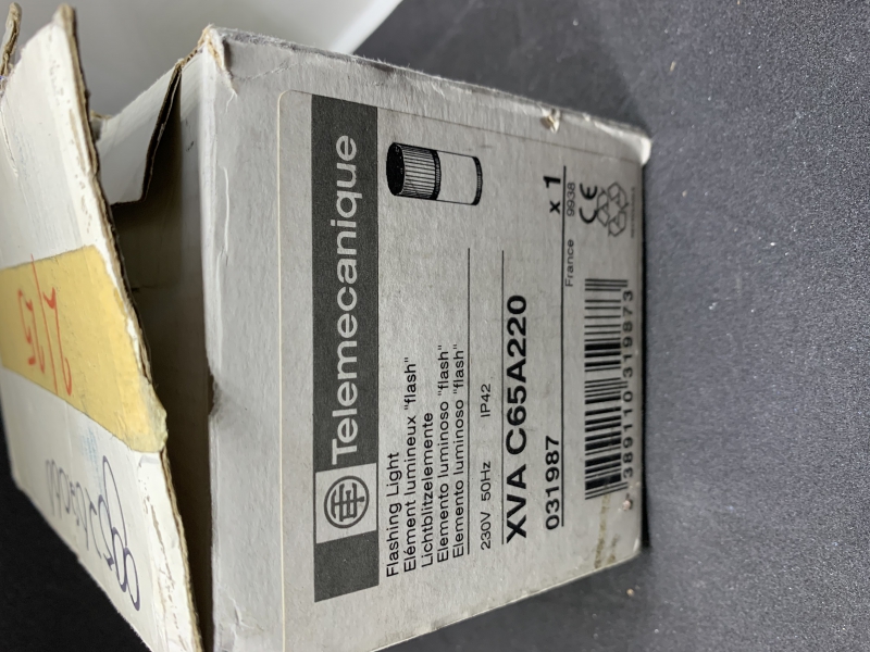 Telemecanique XVA C65A220 Amber Flashing Light Safety Stack 31987 XVAC65A220 New